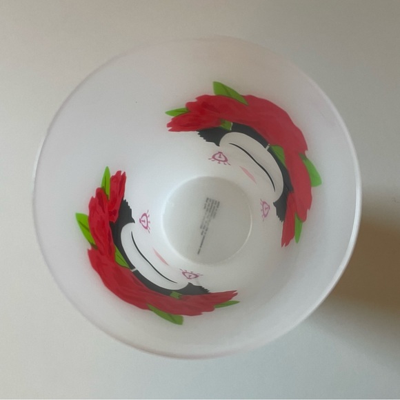 Set of 6 Plastic Tumblers, 3 Opaque White with Frida Kahlo & 3 just Opaque Pink - Picture 7 of 8